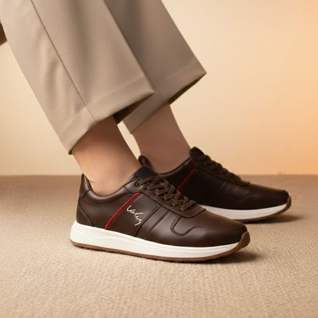 The Original Slinky Walking Spring Toy, 2.75-inch Diameter Metal Slinky, Fidget Toys